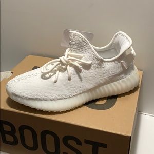 Yeezy 350 Boost V2 triple white